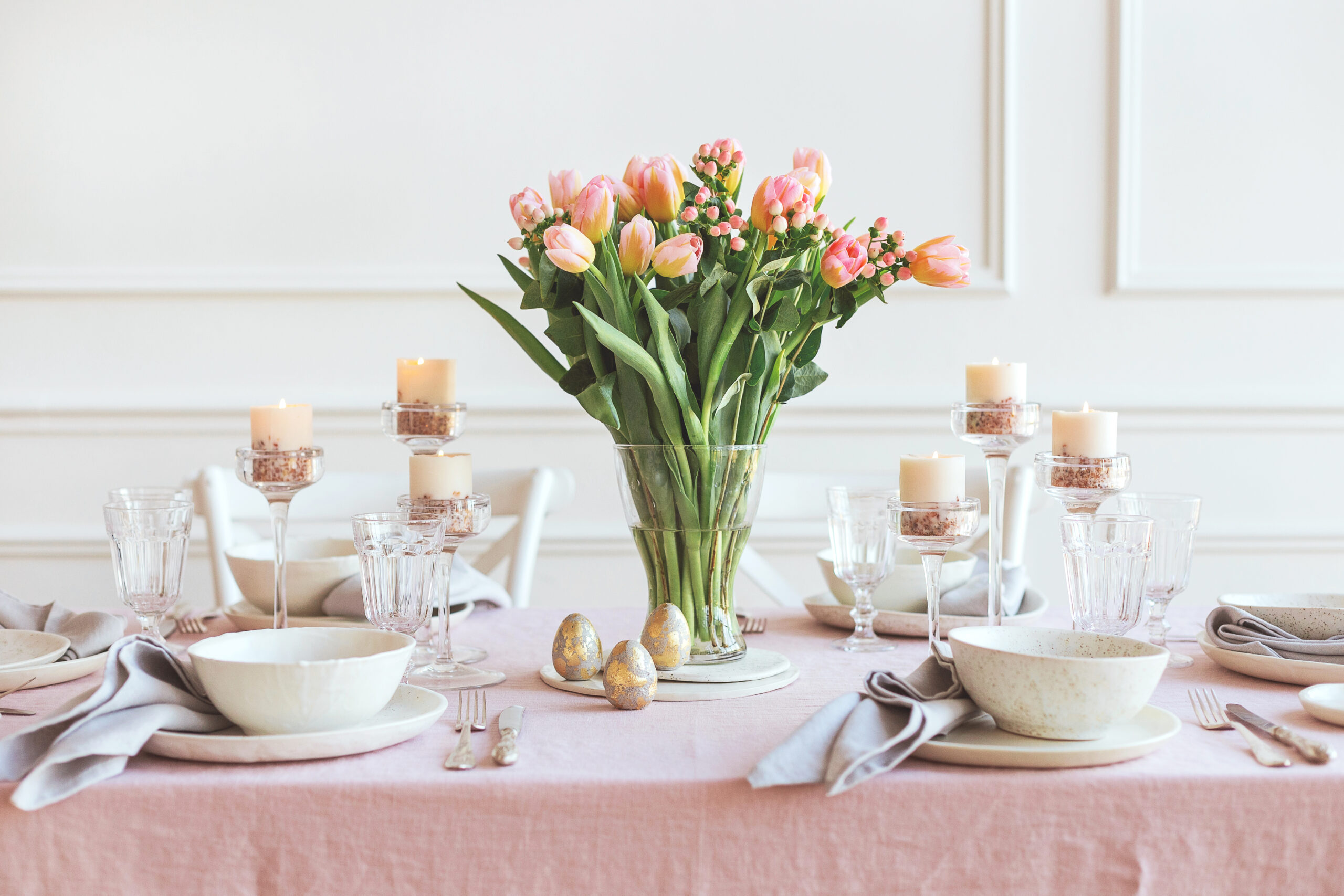 Easter Tablescapes: 9 Stylish Looks that Will Wow Your Guests - Girl ...